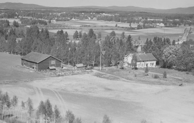Eid vestre 20/3. Eidsvegen 128. Foto: Widerøe AS 1958.