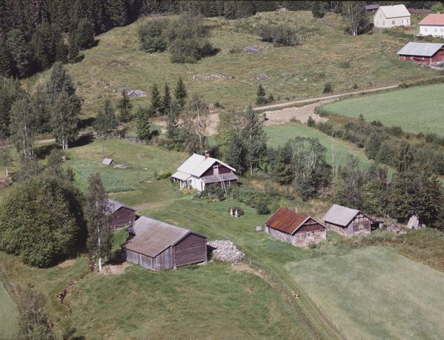 Dahler 34/34. Bergesidevegen 608. Foto: Widerøe AS på 1960-tallet.