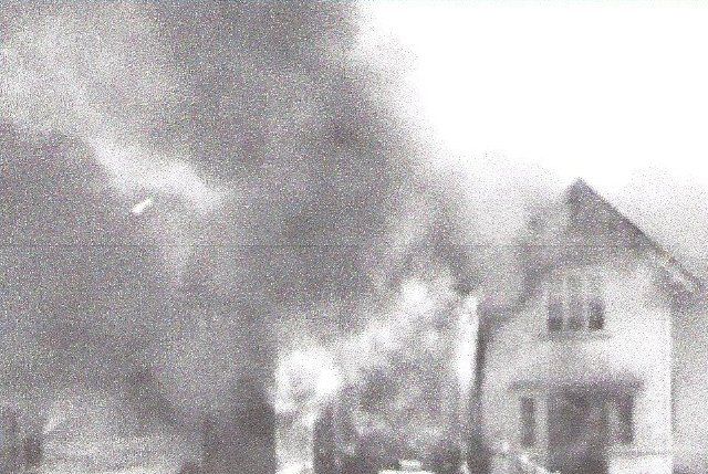 Fra brannen på Ous 25/1 den 29. april 1965. Foto: Ukjent.